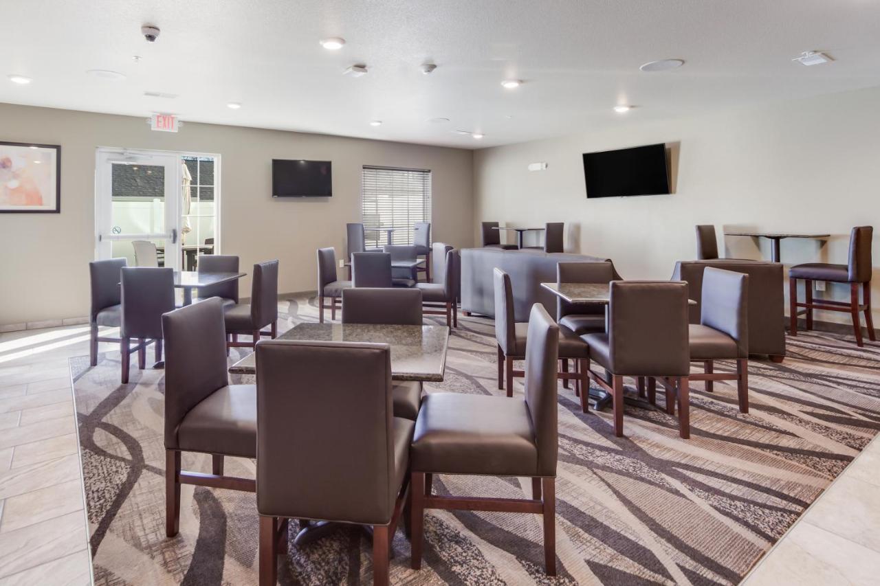 Cobblestone Inn & Suites-Fremont Eksteriør billede