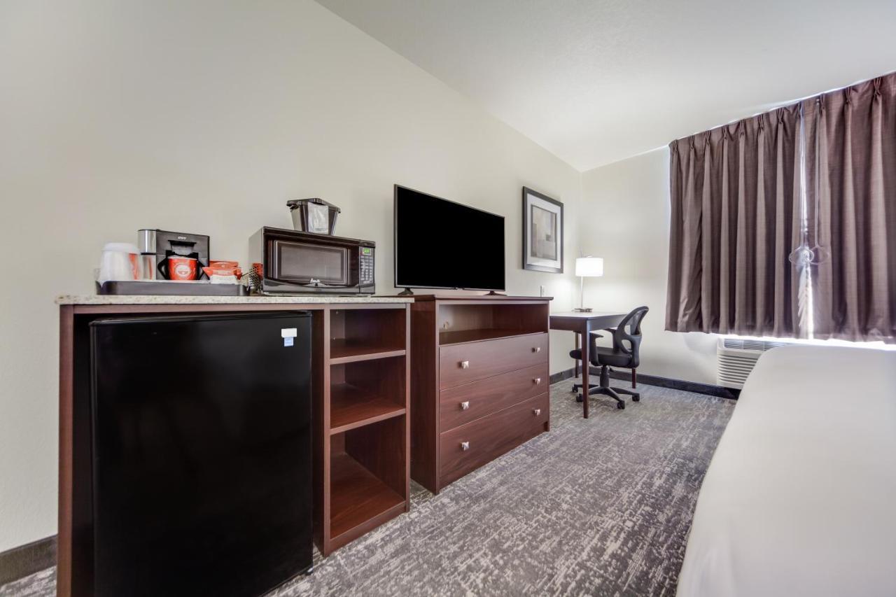 Cobblestone Inn & Suites-Fremont Eksteriør billede