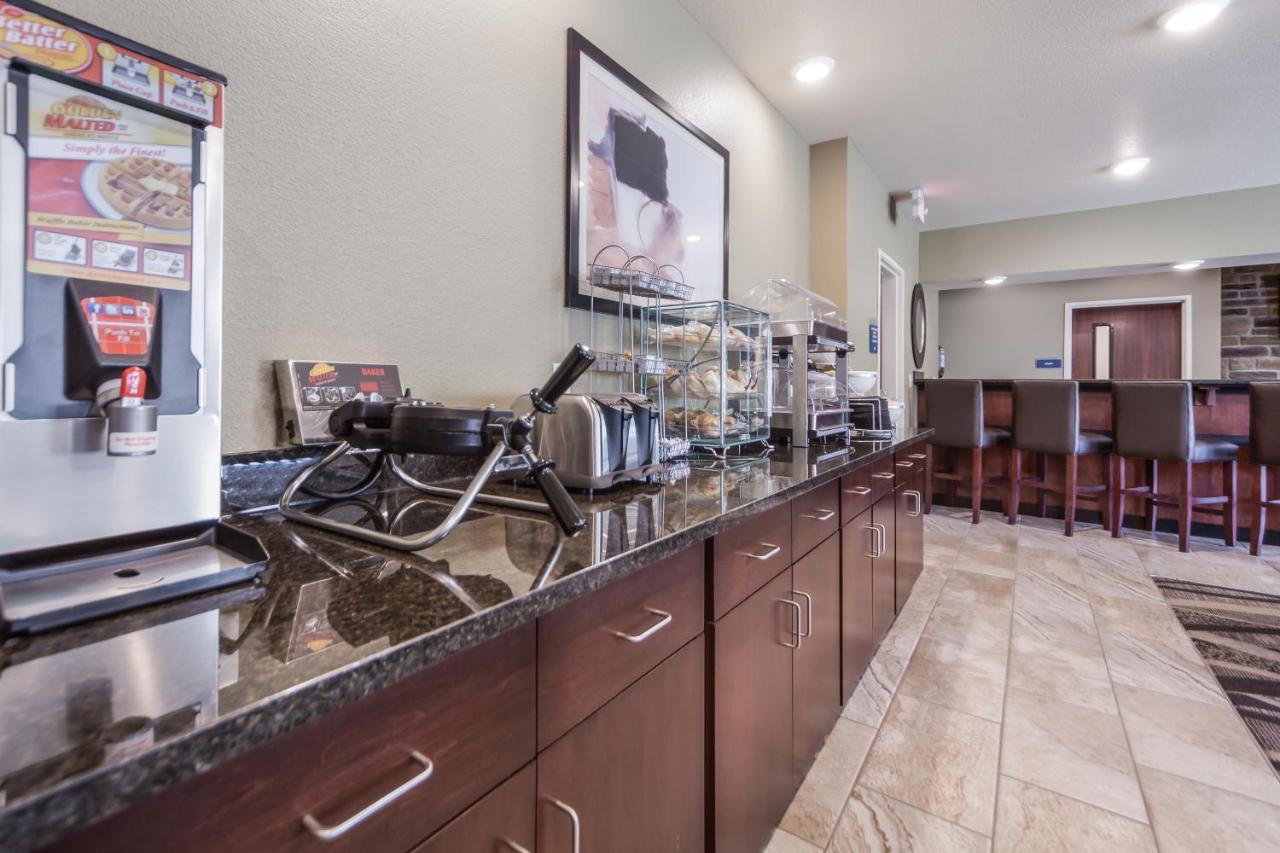 Cobblestone Inn & Suites-Fremont Eksteriør billede